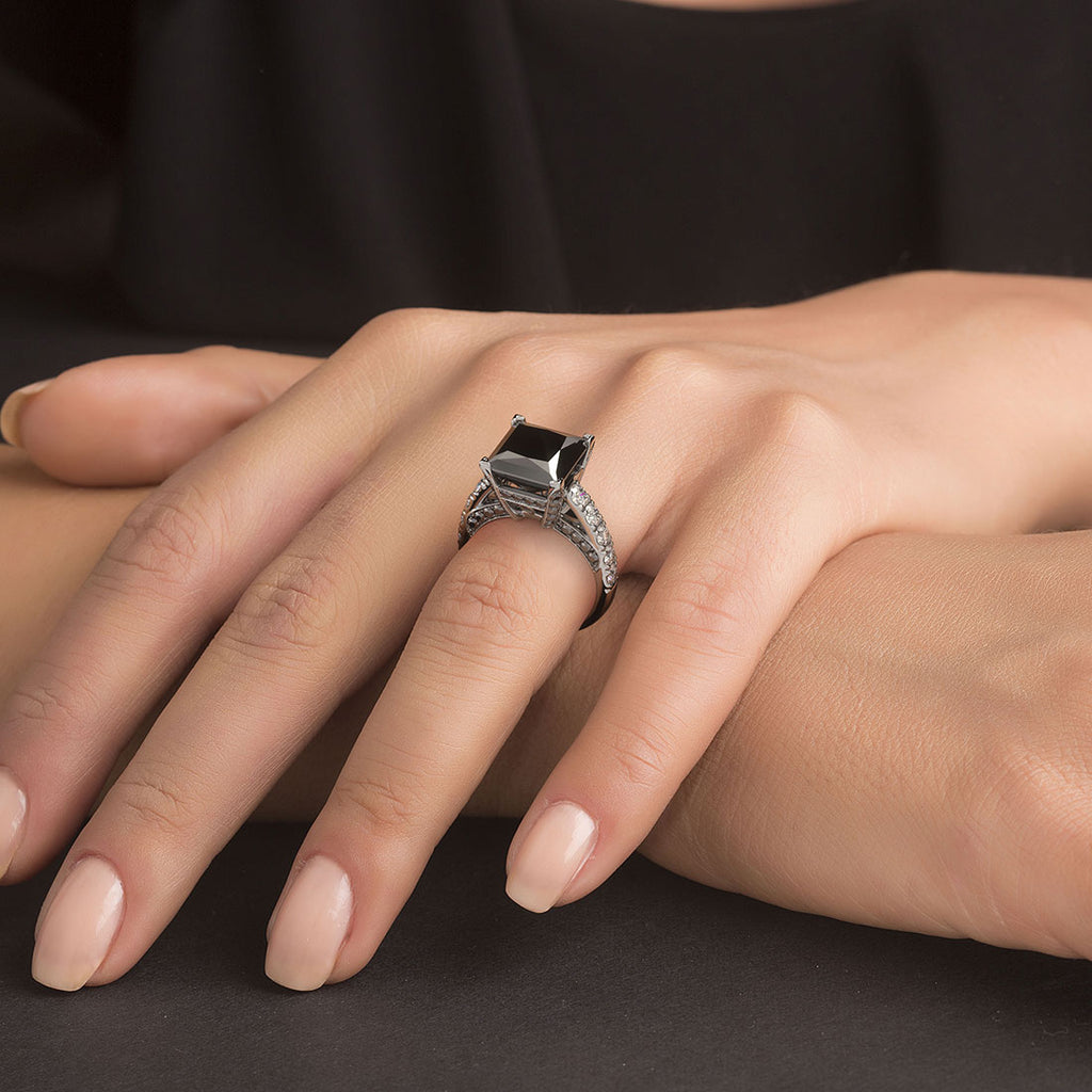 Jewelpa Women's Black Diamond Engagement Ring In 18k Rose Gold at Rs 52799  in Surat